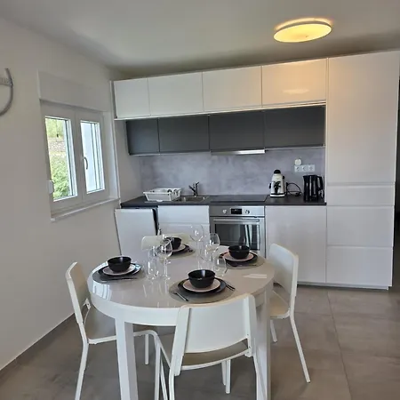 Monika Appartement *